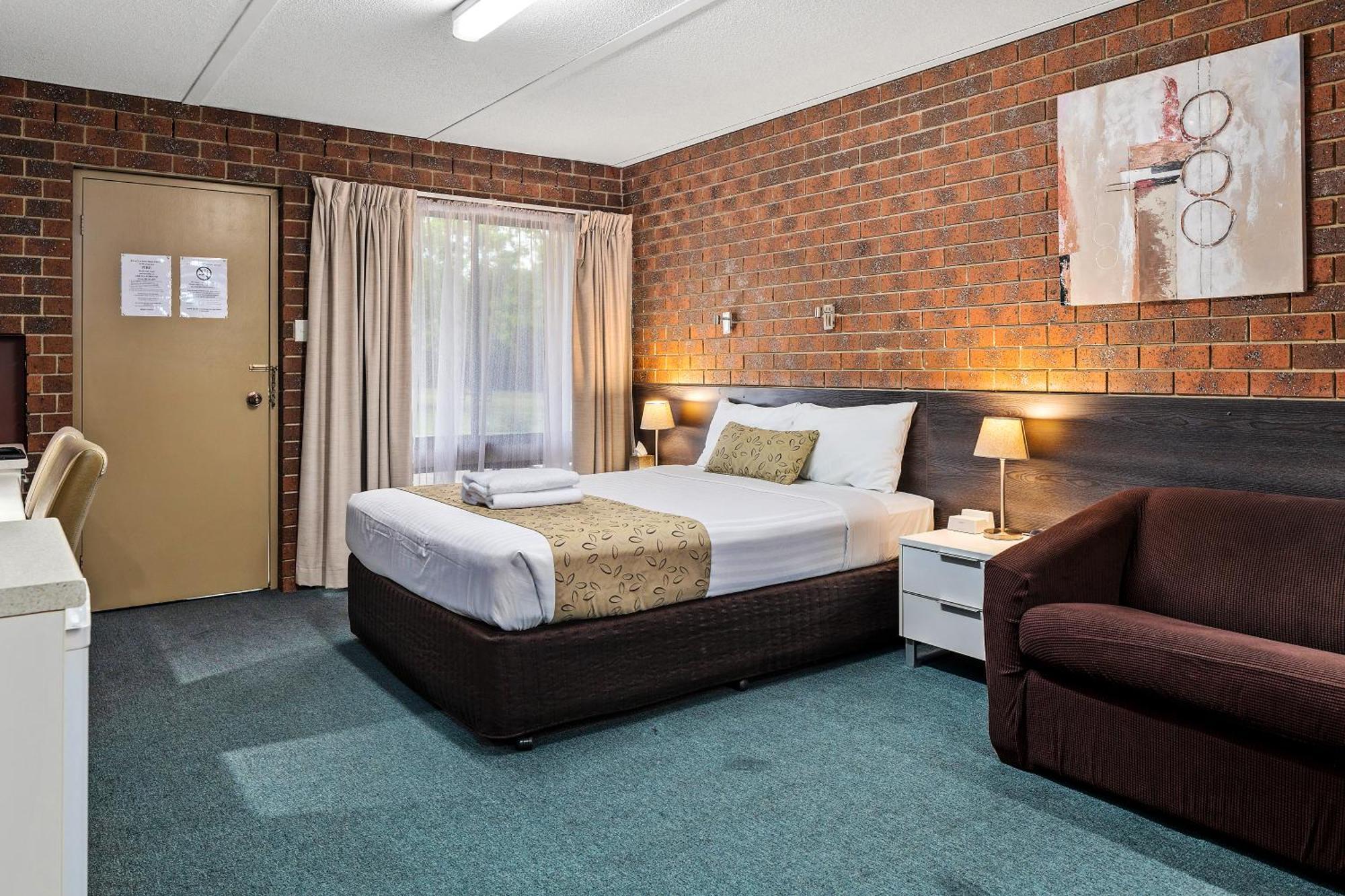 Motor Motel 3*